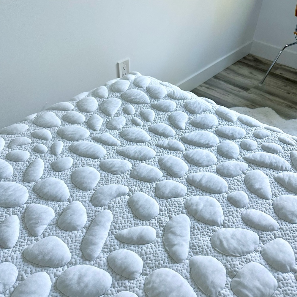 Nook White Pebble Mattress Cover